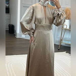 Top shop floor length dress. Size 4 fits like a 2 

Brand new with tags